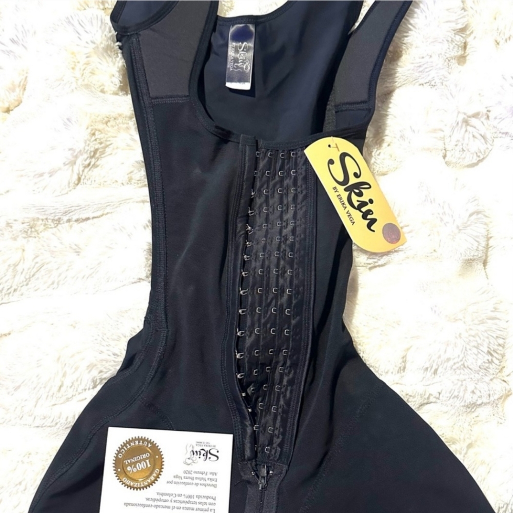 Skin Curvy6XS - TÓRAX (63-82 cm) - CINTURA (55-77 cm) - CADERA (85-110 cm)